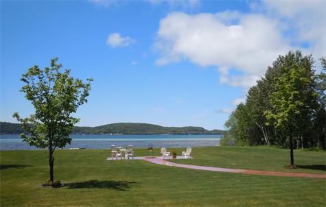 The Beach Inn Motel Munising Buitenkant foto